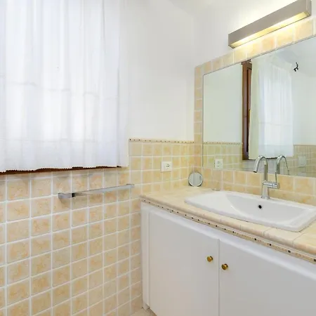 Apartment Piazzetta Dei Pini Lc-30 *